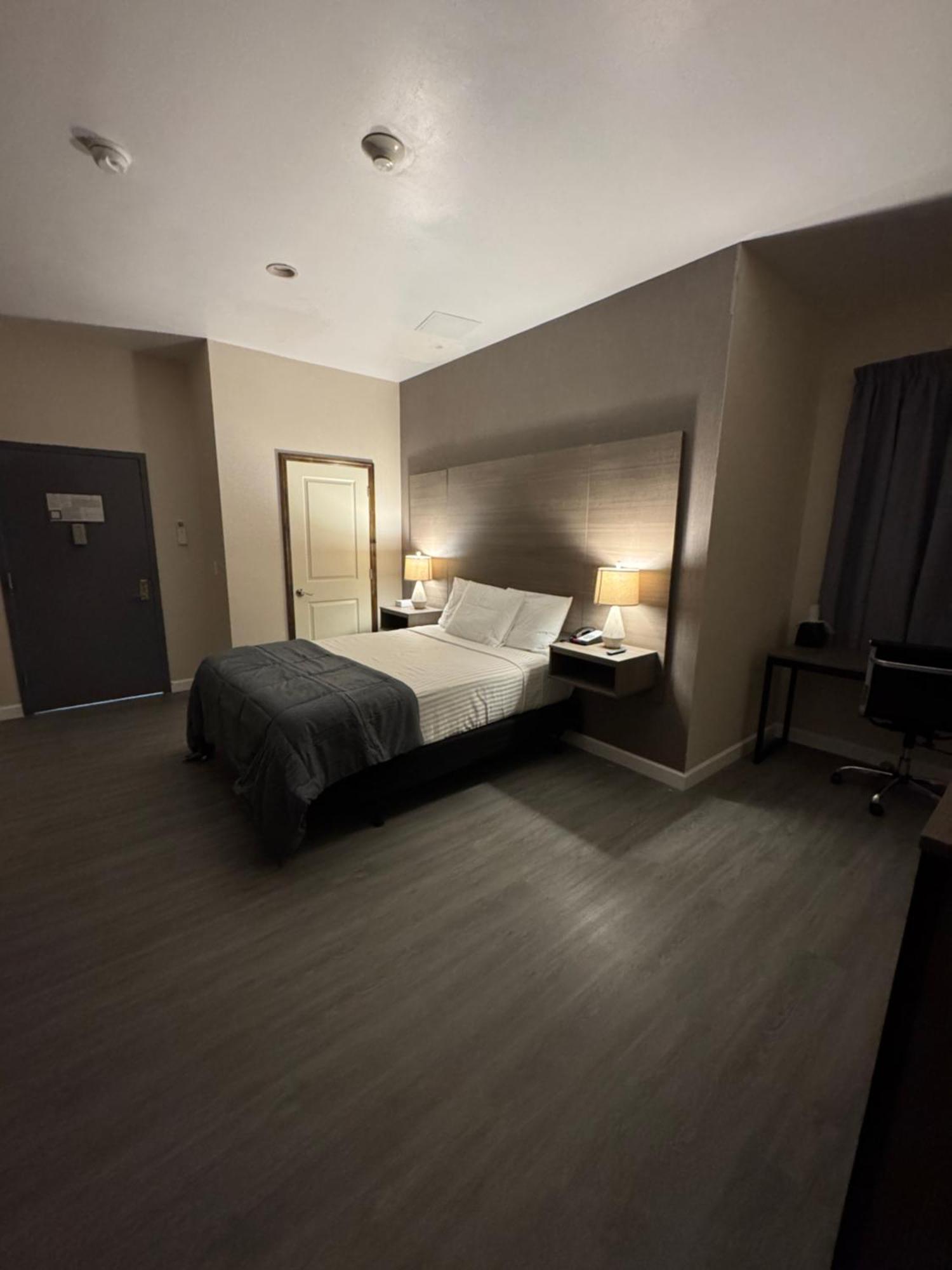 Dream Hotel Bronx Mount Vernon Exterior photo